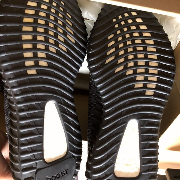 Yeezy 350 V2 Black
